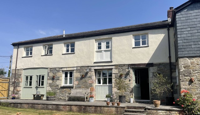 Pretty Converted Stable Block. Village Centre, close to Lost Gardens of Heligan