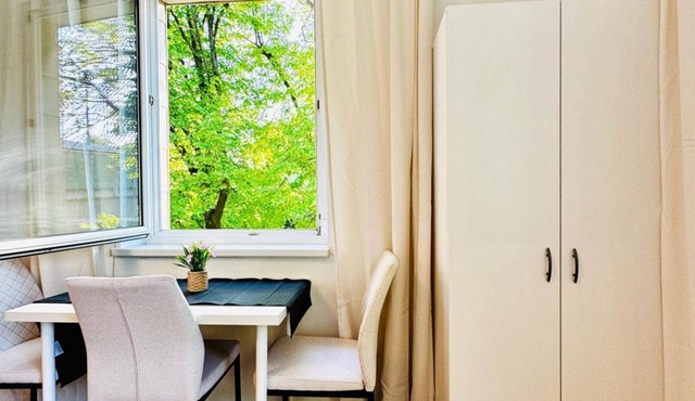 Pretty Double Room Shared Villa - Garden & Patio