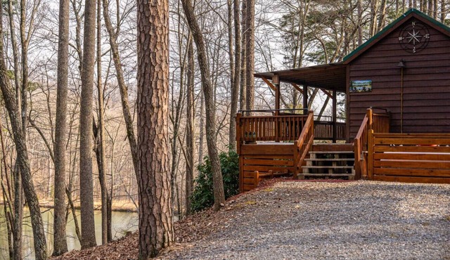 Pretty Pond | Quiet | Sleeps 4