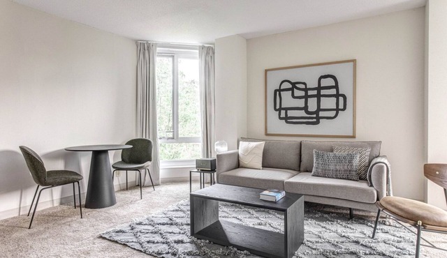 Prime Back Bay 2BR/2B steps from Prudential Center, by Blueground