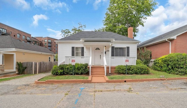 Prime Downtown GVL 3BD Home w/Fenced Yard & Free Parking