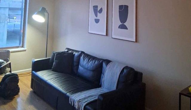 Prime location Apt W Gym & Indoor Pool