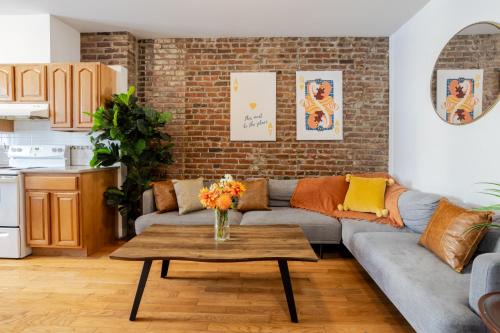Prime Location Charming 4BR in Downtown MTL