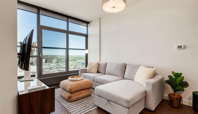 PRIME LOCATION CONDO IN CALGARY'S URBAN SCENE