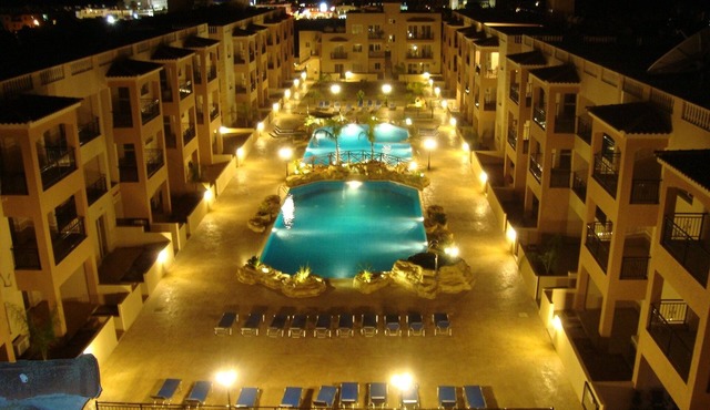 Prime Location Ground Floor, 1 bed apartment. 2 Lagoon Pools, UK TV, FREE Wi-Fi
