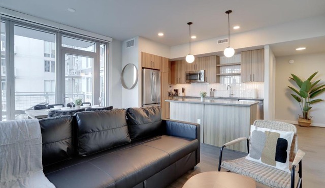 Prime Metro Proximity - Condo at Clarendon