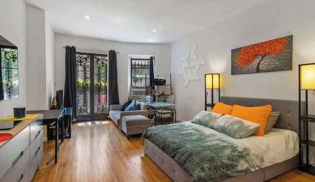 Prime Studio Stay | Central Park Steps & MetLife