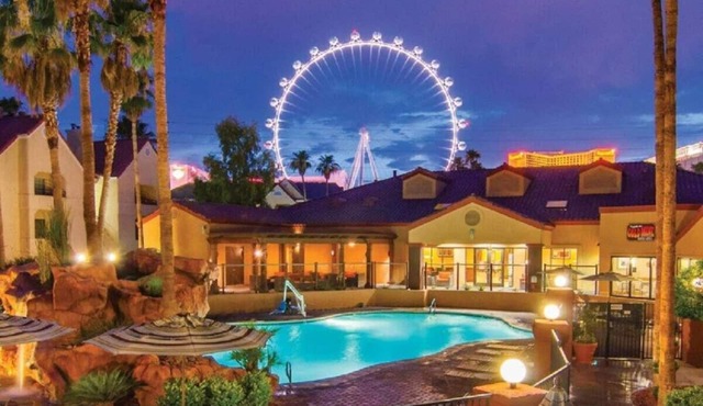 PRISTINE 2 BDR + KITCHEN + POOL + FREE WIFI