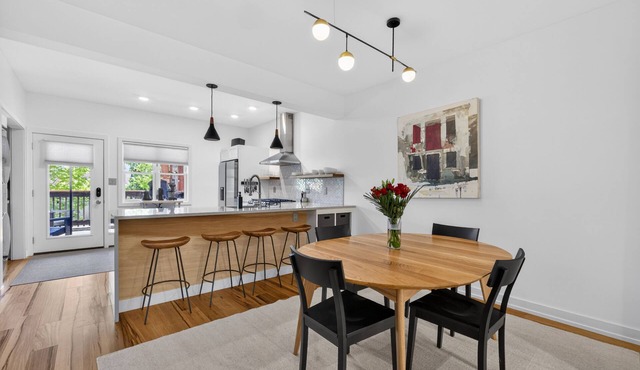 Pristine & Modern Downtown Condo-Walkable to IU