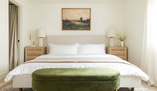 Pristine Tranquil Retreat on Canal