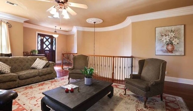 Privacy in 2nd floor near Historic New Orleans