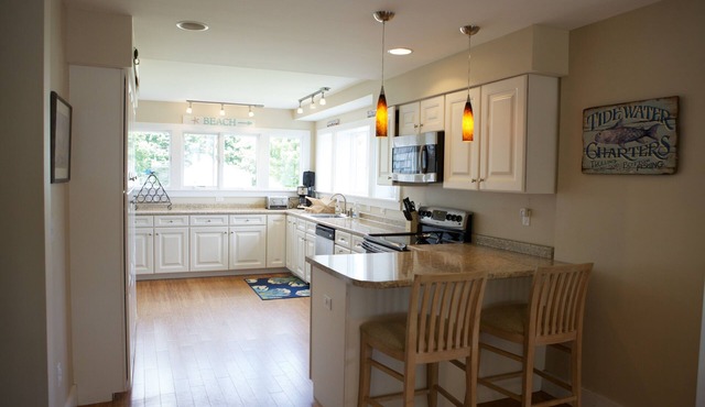 Private, 1st Floor Cottage, 5 Minute Walk to Beach- Perfect for Families!