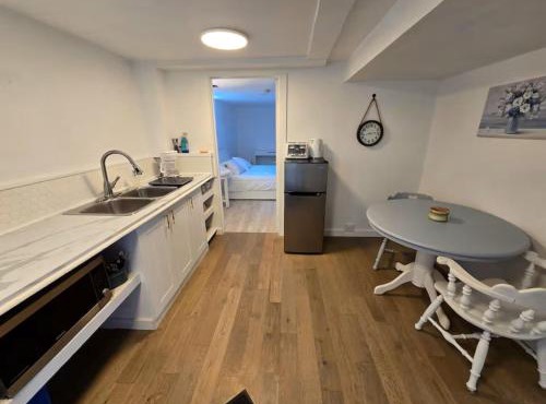 Private 2-Bedroom Minutes From Trent University