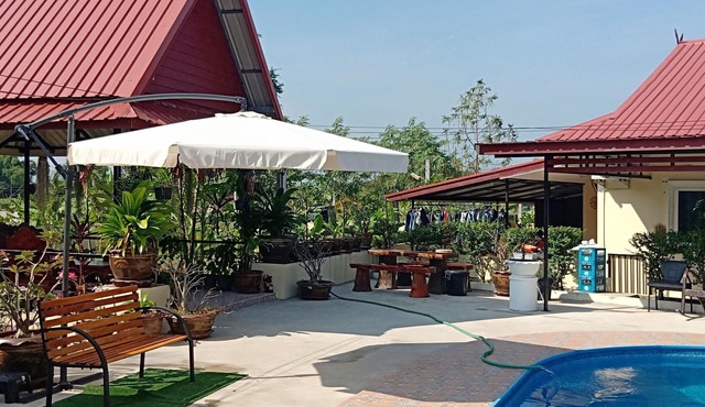 Private 2 bedroom villa with Swimming pool Tropical gardens Fast Wifi smart Tv