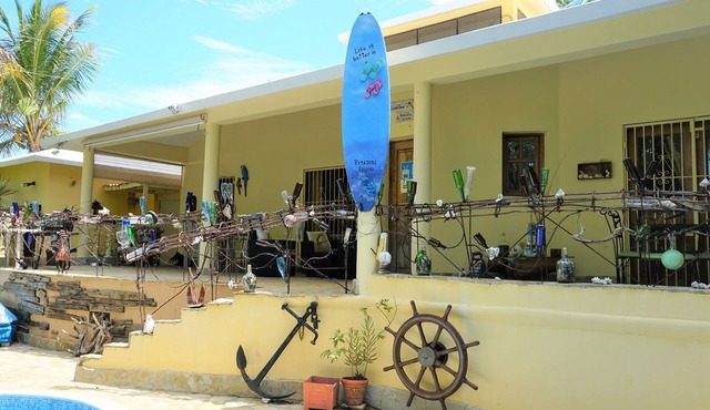 Private 2 Bedroom Vacation Villa Close To Beaches!