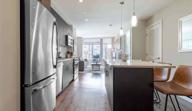 Private 2BR Apt Walk to Restaurants