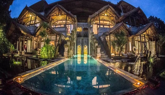Private 3 Bedroom villa - Unique Castle Design