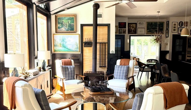 Private 3BR Hamptons Escape: Pool & Tennis, Modern Interior. 10 mins to Dune Rd.