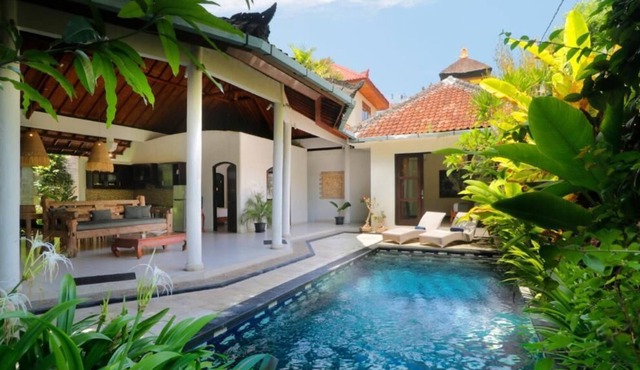 Private 3BR Pool Villa - 3 mins to Starbucks Dewata