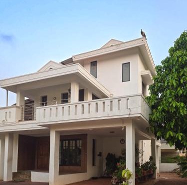 Private 4BHK Villa - Chris Homestay by UrbanEase