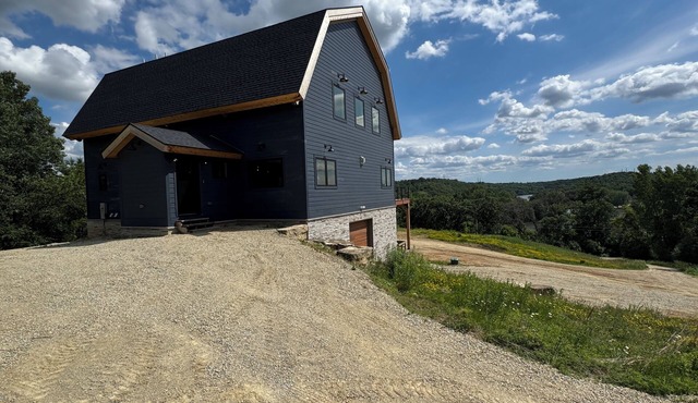Private 5 BR/4 Bath home on Lake Zumbro w/amazing vistas nearby Mayo Clinic