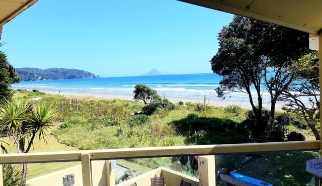 Private Absolute Beachfront 4 Bedroom House