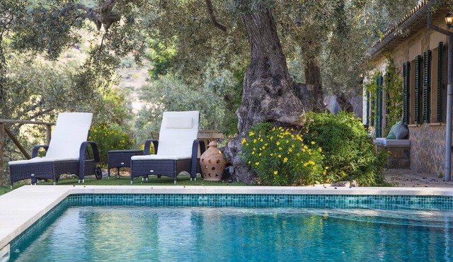 Private and secluded charming house for 2