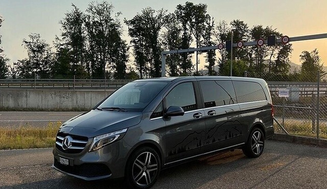 Private Arrival transfer: from Zurich Airport to Gstaad Saanen