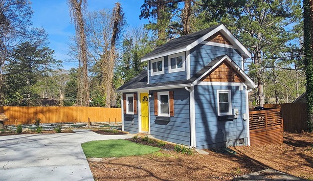 Private Atlanta Tiny House with Mini Golf Course