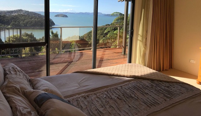 Private Bay of Islands Home With A View