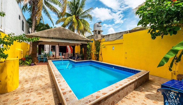Private BBQ Patio |1 Block to the Beach & Malecón!