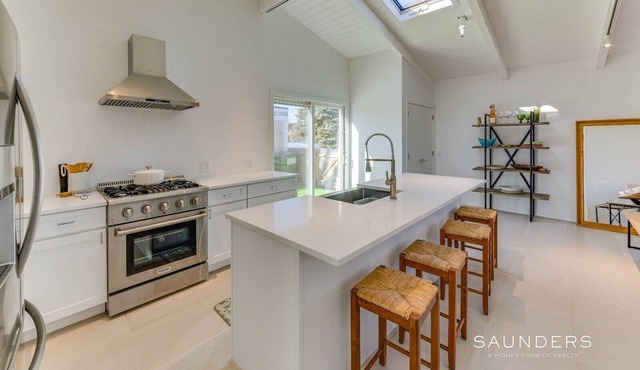 Private beach access with lifegaurd, 3 bedroom, outdoor shower, pool & hottub