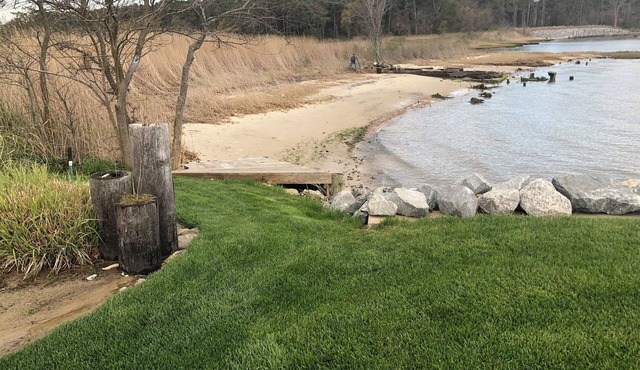 Private beach. Amazing Chesapeake Bay views. Luxury Home near major attractions.