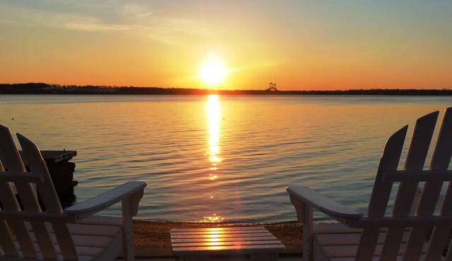 Private Beach and Dock - Relax on Narragansett Bay!