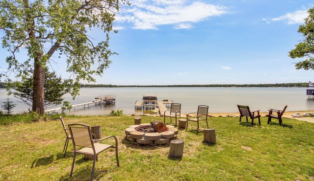 Private Beach & Dock: White Sand Lake Retreat!