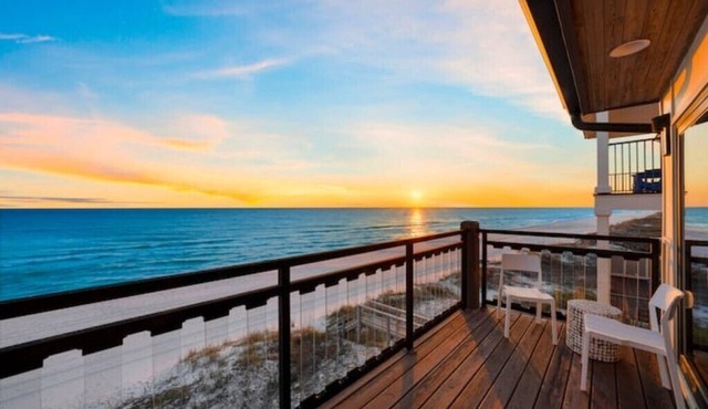 Private Beach Front Townhouse~King Suites~Free Chair Service~King Beds