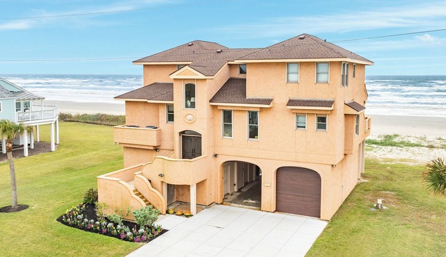 Private Beachfront Home, 3K + Bunk Rm, Walk Out to the Beach