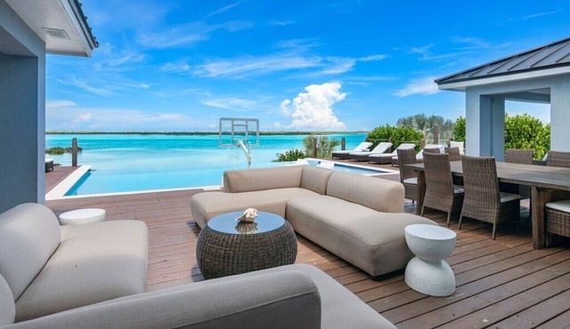 Private Beachfront Luxury Villas with Dock & Heated Pools – Perfect for 10 Guests