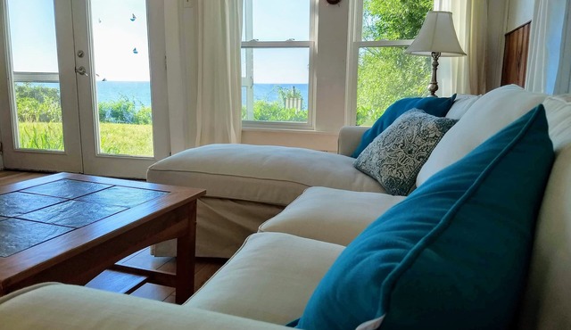 PRIVATE BEACHFRONT, Watch sunset over the bay. Amazing beach 360 ft long!