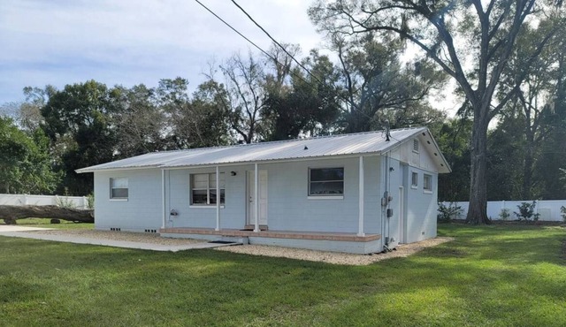 Private & Beautiful - 3 BR Home - Fenced Backyard