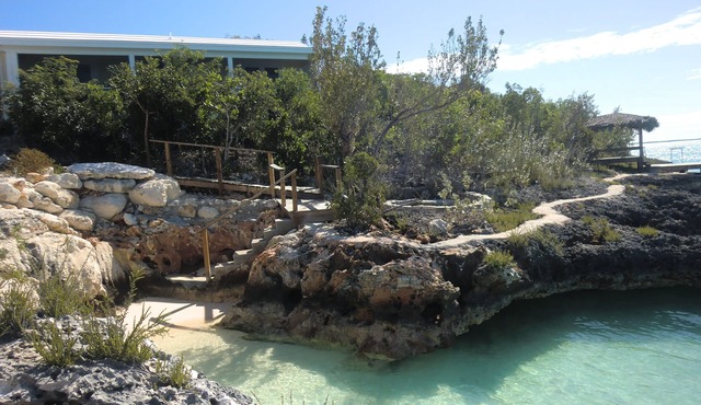 Private Beautiful Cottage with your own cove