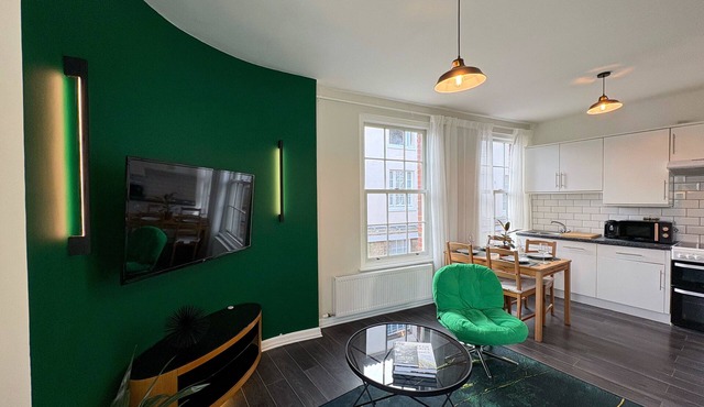 Private Boutique Ensuite in Norwich Lanes | Sleeps 2