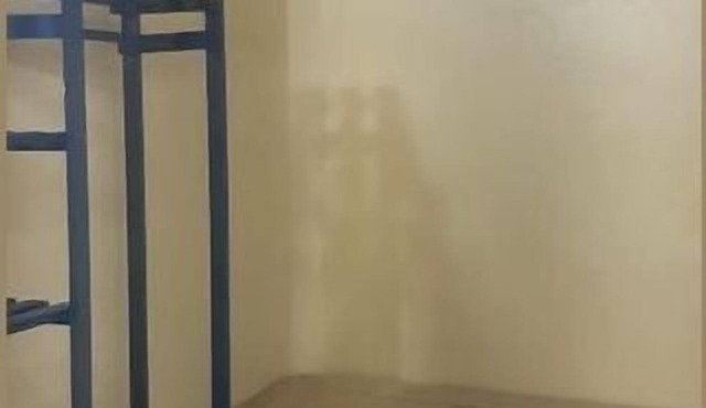 Private Studio independent entrance: Whole Unit near FEI & Transit