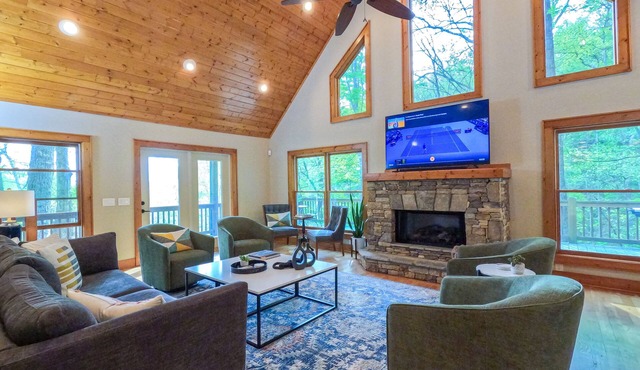 Private Cabin Getaway w/Fireplace, View & Games 🏔️⛳️