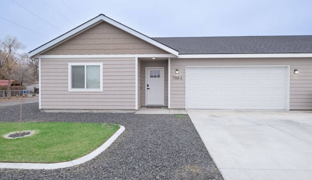 Private & Central Townhouse, Garage #788A