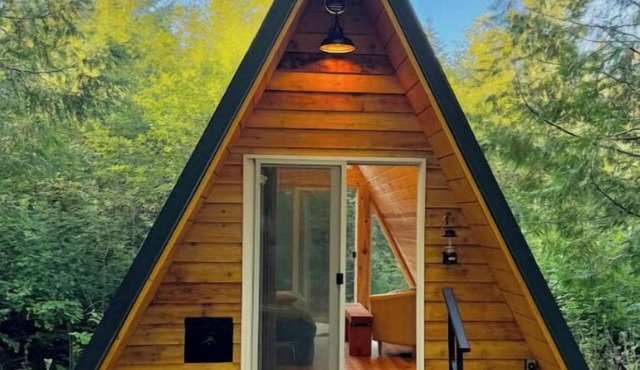 Private Cozy Aframe Moulton Cabin 3 @ Pull Caffe wood roasted coffee & bakeryn