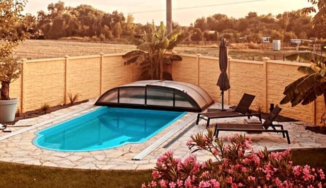 Private pool, air conditioning, sauna, fireplace and views of the countryside