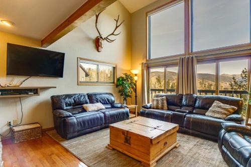 Private Deck & Hot Tub: Silverthorne Home!