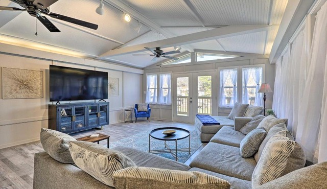 Private Dock & Deck: Lakefront Hot Springs Home!