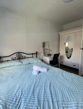Private Double Room Shared Bathroom